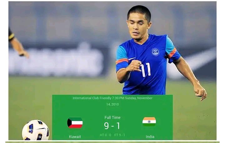 OurCamelq8's tweet photo. عليك أن تحمد ربك على الابتعاد عن نادي الكويت 🇰🇼 ! وإلا لسجلتم رقماً قياسياً في غينيس لكثرة إعادة سنترة الكرة بعد كل هدف يدخل مرماكم https://t.co/nNdgQ0UvgZ