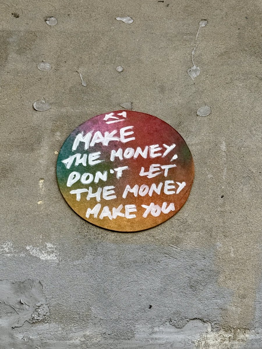 N6Bodhi's tweet photo. #kyiv #podil #streetart https://t.co/PB3cC3XFM9