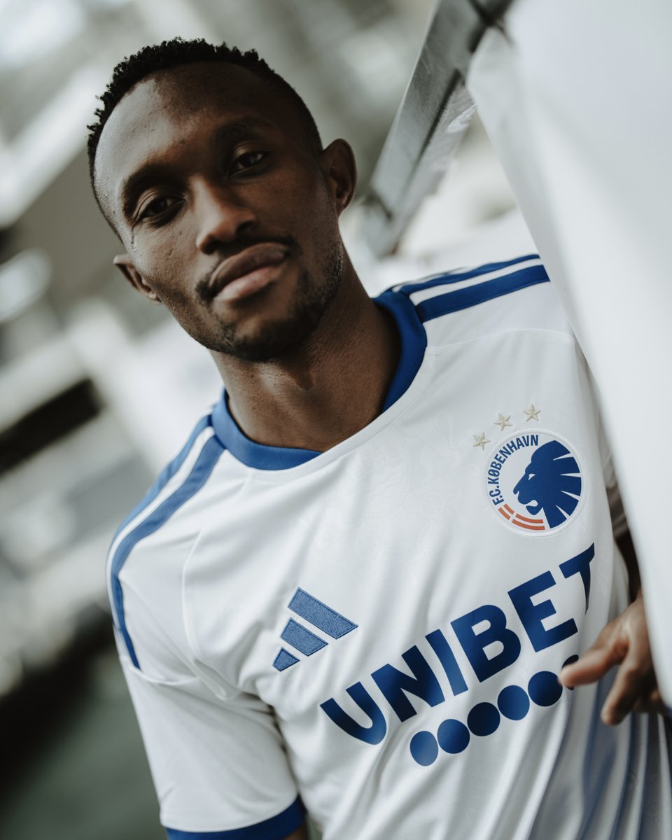 FCKobenhavn's tweet photo. Presenting our new South African lion.... Thapelo Maseko 🇿🇦🦁

#fcklive https://t.co/cgb68MPdrb
