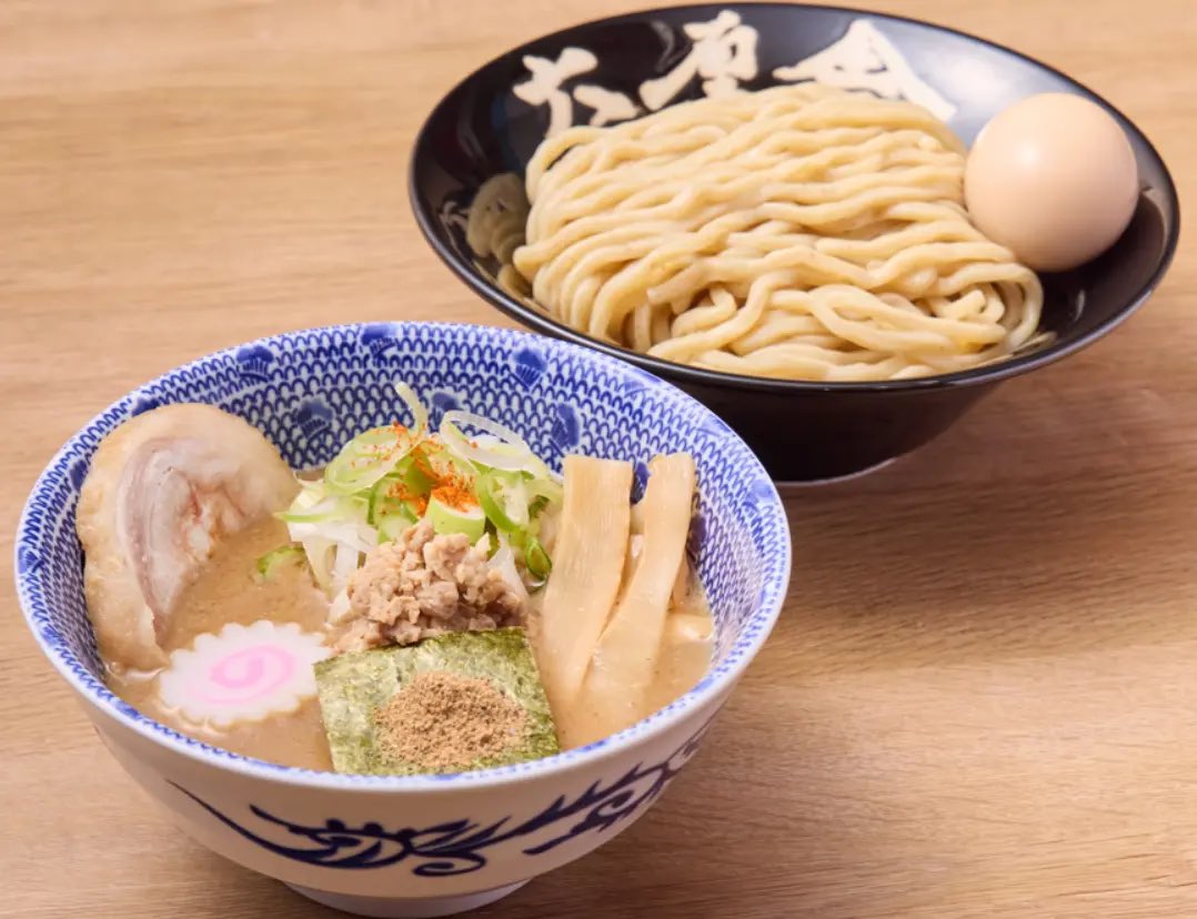 oinagoya's tweet photo. JR名古屋駅1番線に9月1日から
つけ麺の有名店

六厘舎 が期間限定オープンするよ～🍜
https://t.co/ONkSZmusnh https://t.co/tmLzSlHhez
