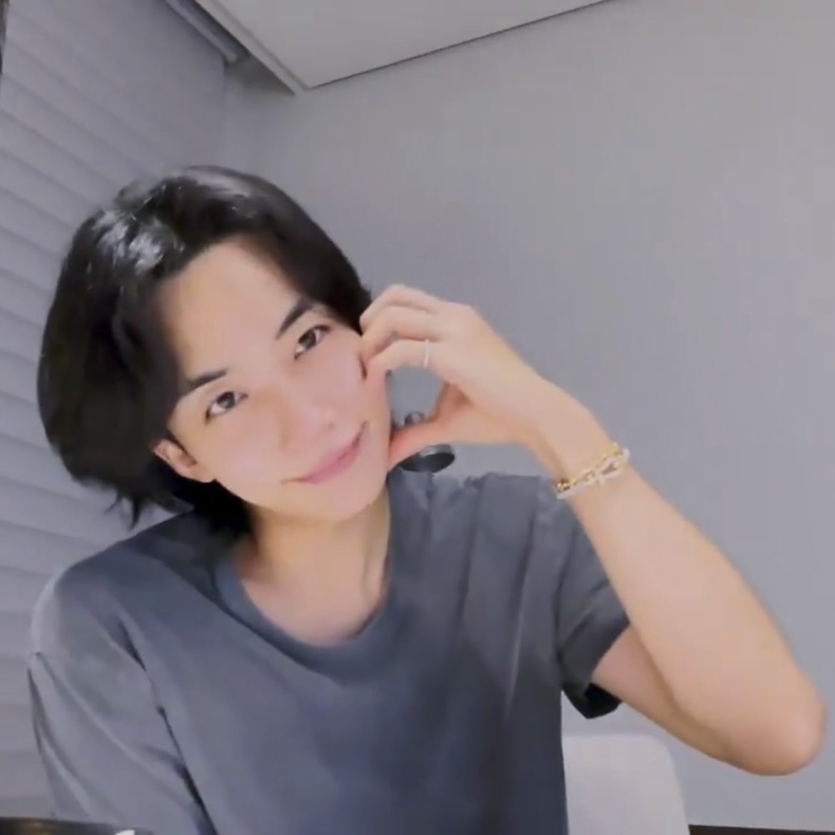ilymyhannie's tweet photo. pogi na nga ang ganda pa https://t.co/Jof5ej14j0