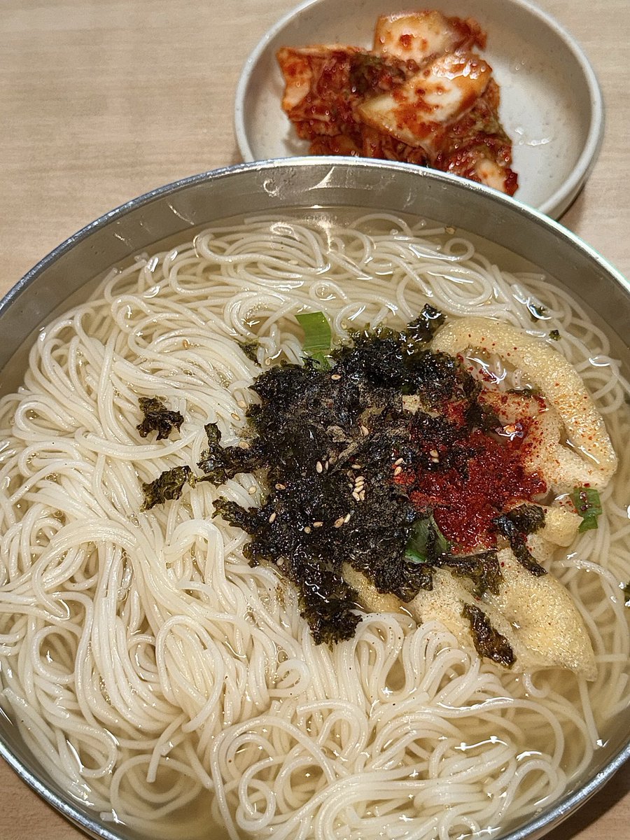purineatforever's tweet photo. 시장 잔치국수 예쁘다 https://t.co/U4F3KTWXHh