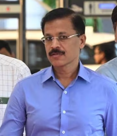 NalinisKitchen's tweet photo. Dear @IncomeTaxPune,

The FDA raided Gurunanak Dairy and Sweets shop and suspended its license. They have now gone to court seeking compensation, claiming a loss of ₹8.5 lakh in 34 days.

That means:
₹25,000/day
₹25,000 × 365 = ₹91.25 lakh/year

Let's see how much tax they paid last year.