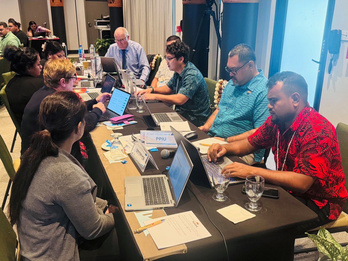 ippcnews's tweet photo. 🌴 "One insect. One consignment. One gap in a system."

Opening the #IPPC Regional Workshop for the Southwest Pacific in 🇫🇯 Fiji, @ippcnews Secretary Enrico Perotti highlighted how plant health underpins food security, biodiversity, livelihoods and trade.

🔗 https://t.co/VS5Z8pE5bM

#PlantHealth #SouthwestPacific