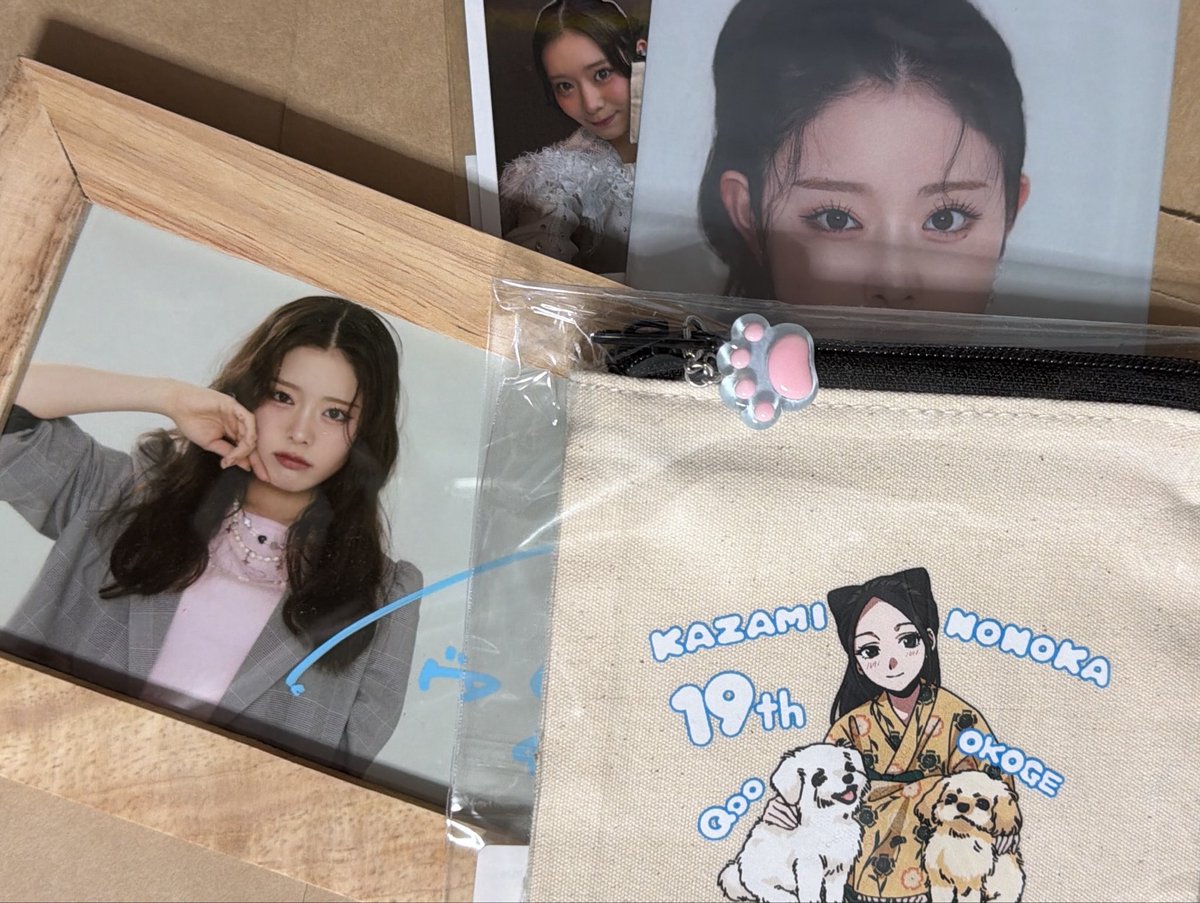 noncocomaru1513's tweet photo. のんちゃんの生誕グッズ届いたよ🥰
生写真は10セット買って1枚サイン出た！

#ののかまる
#風見和香 https://t.co/D2buwU2syD