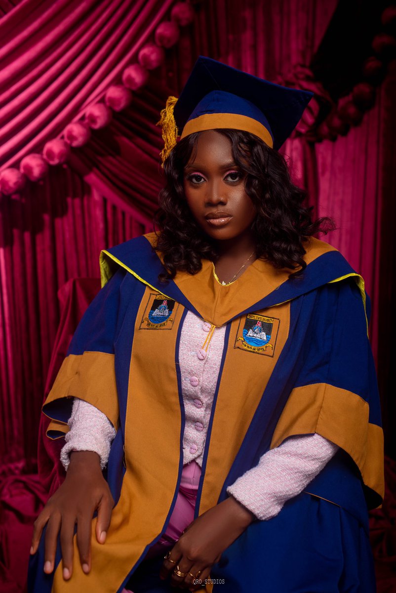 Perfumeaddict24's tweet photo. I MASTERED IT!!!

From balancing a 9–5, running my business, attending classes, meeting deadlines, and somehow trying to have a life in between😭😂I MADE IT!

Masters  in Human Resource Management &amp; Industrial Relations 🎓
#lasuconvocation https://t.co/ojmi4Qyn8v