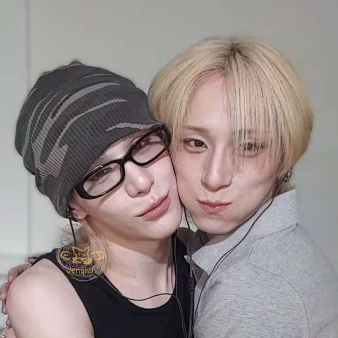 jenqhui's tweet photo. 260818
jump up fancall

whats ur favorite memory together?
💛: every moment of hugging each other

🥺😭😭😭

#XLOV #엑스러브
#WUMUTI #우무티 #HARU #하루 https://t.co/B4E7MVe2pd