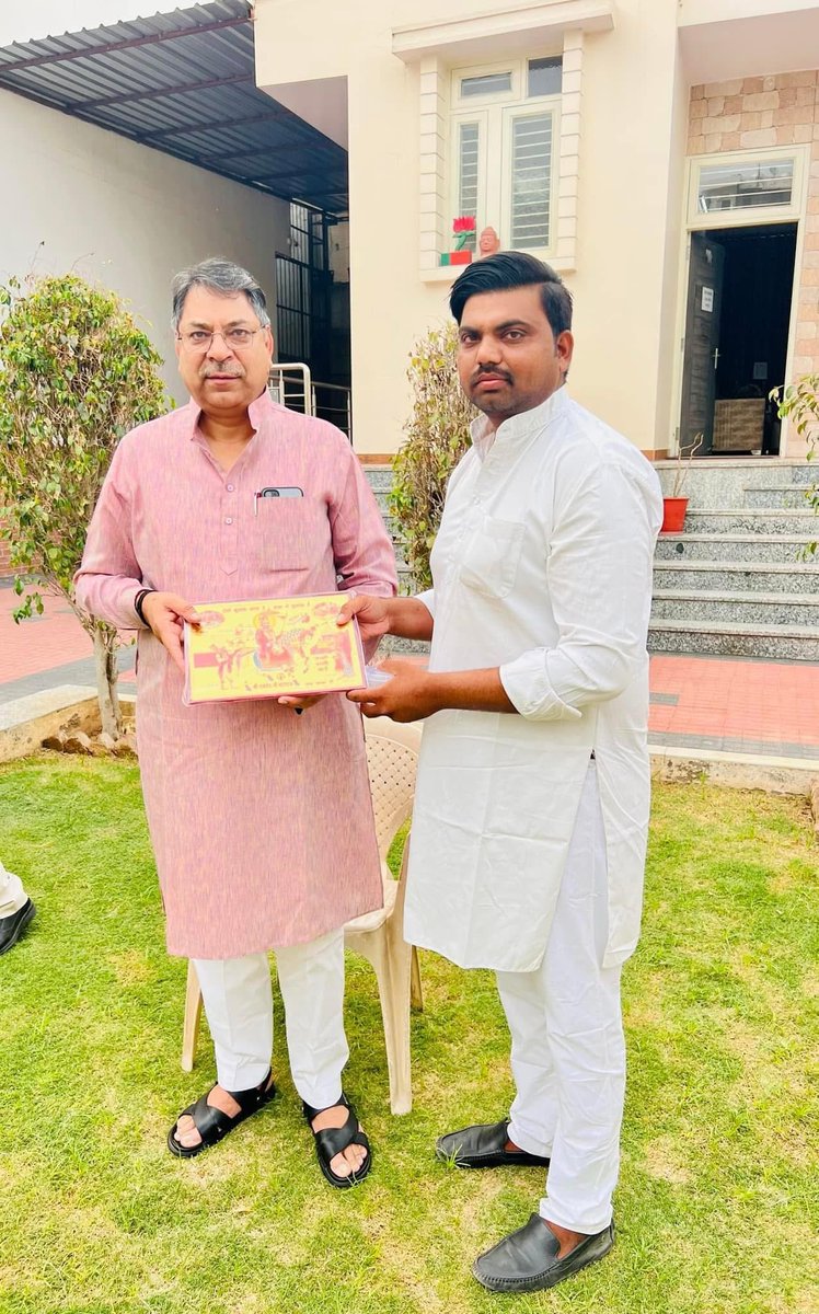 prem_od's tweet photo. आदरणीय भाई साहब सतीश जी पूनियाँ को राष्ट्रीय महामंत्री भाजपा बनाये जाने पर हार्दिक शुभकामनाएँ एवं बधाई।
@DrSatishPoonia 
@BJP4Rajasthan @BJP4India https://t.co/U7RTw2IF6S