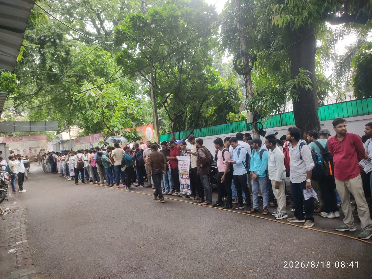 Sanjeet77877499's tweet photo. 2016-2018 upsssc je भर्ती मे जब Department Skip का प्रावधान था
तो upsssc JE 4612 भर्ती मे इसे हटाने का क्या औचित्य
UPSSSC अध्यक्ष जी से विनम्र निवेदन है कि अभ्यर्थियो के भविष्य के साथ न्याय करे 
@CMOfficeUP @myogiadityanath @ChiefSecyUP @TheNewspinch @Lallantop_UP https://t.co/5eCRXlEAdA