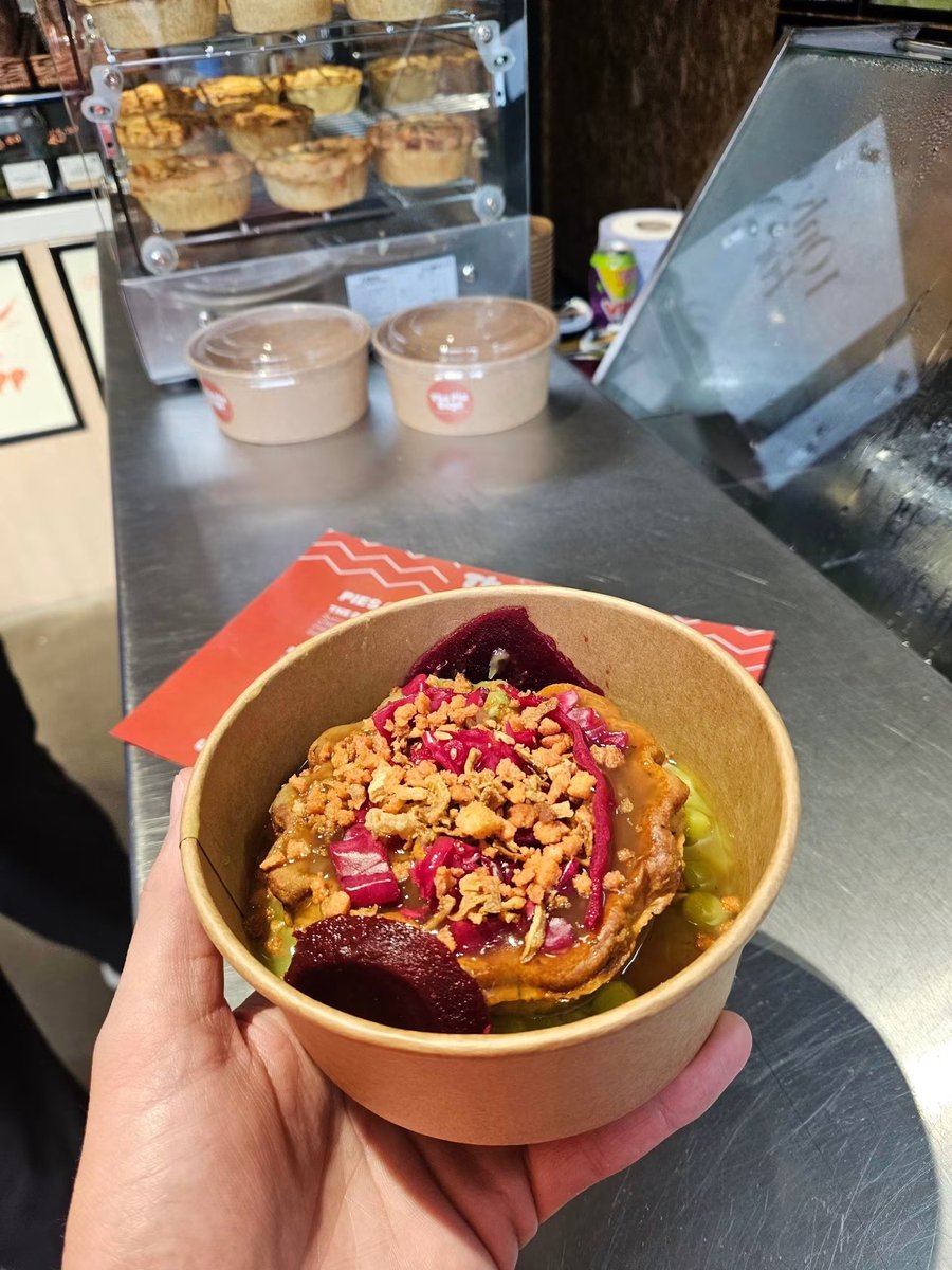 ThePieGuysUK's tweet photo. Back at @WD_CFC tonight 🥧⚽️

We’ve got the pies, you’ve got the appetite. See yous there 👀

#ThePieGuys #FootyScran #west #footballscran @OfficialSGFC @FootyScran https://t.co/nmTwxMSKPt