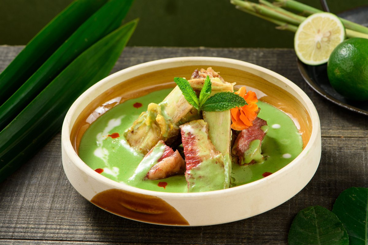 PAT_101238's tweet photo. Tried homemade Thai green curry tonight! Creamy coconut milk, aromatic kaffir lime leaves, and tender chicken—absolute flavor explosion in every bite ， https://t.co/RQCkHQkOgu