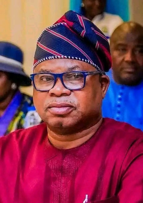 Olabest01's tweet photo. Meet Bola Oyebamiji, aka Ambo, the first politician to score over 440,000 votes in a gubernatorial election, parade women in hijabs onto the streets to campaign for him, exploit religious sentiments, allegedly offer as much as ₦30,000 per vote, and have 31 sitting governors on the ground supporting him.

Violence here and there, yet when he lost, his supporters suddenly claimed he never really set out to win because the President had already reached an agreement with the incumbent governor.

So, after all that mobilization, money, governors, religious politics and drama, we’re now being told it was never about winning? 😂

What a convenient excuse.... Segun Ben-Ajayi