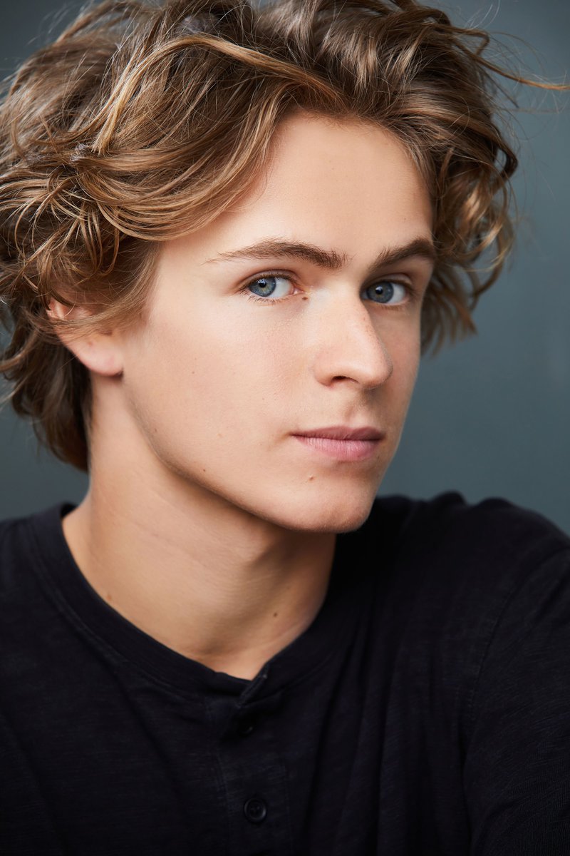 DarrenG52820320's tweet photo. @hudsonwest *Happy 2's-Day* Hudson! #ActorBuddy 😎👍👱🐱🌈☀️"Bro, Which One. Ate Your Taco?" 🌮😹 https://t.co/rIDdSLbe58