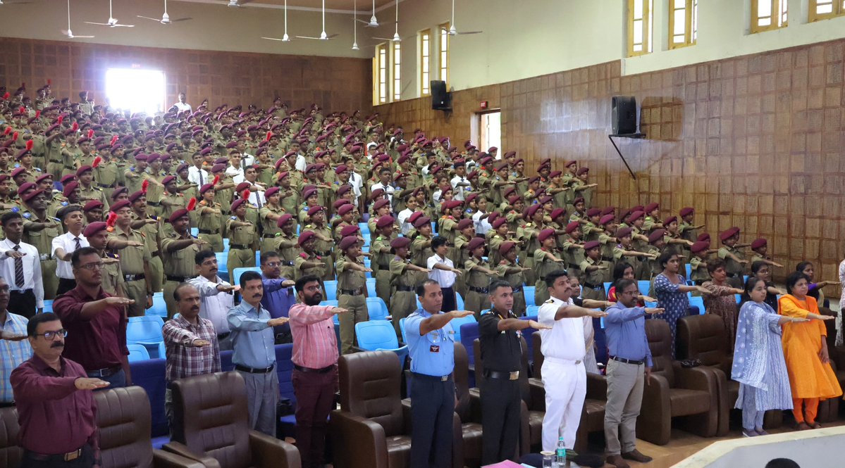 DefencePROTvm's tweet photo. #SainikSchoolKazhakootam joined the nationwide observance of the National Pledge Against Drug Abuse organised as part of the 6th anniversary of the #NashaMuktBharatAbhiyaan (NMBA). The initiative seeks to strengthen collective awareness and action against substance abuse and to encourage educational institutions, families and communities to contribute towards building a healthier and #drugfreeIndia. Cadets delivered speeches highlighting the objectives of the Nasha Mukt Bharat Abhiyaan.  
Addressing the gathering, Col Abhishek Vohra, Principal, Sainik School Kazhakootam, highlighted the significance of the day and the larger objectives of the Nasha Mukt Bharat Abhiyaan.  Teachers and staff members participated in the online NMBA pledge.

#MoD #SainikSchool
#IndianArmy #IndianNavy #Airforce