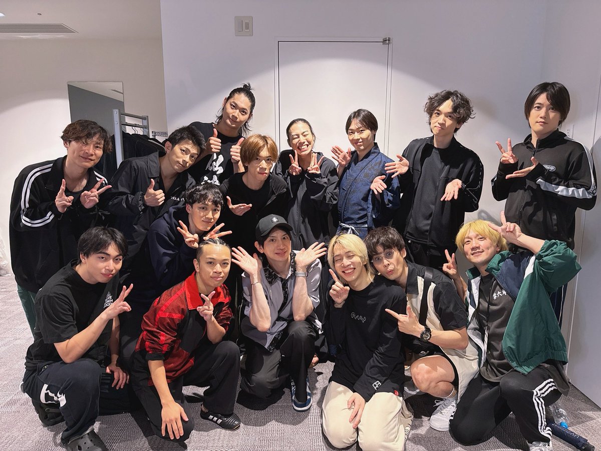 hayashi119a's tweet photo. あちー夏に激あちーライブみてきた！！

めちゃくちゃ良かった！反橋自分も出ながらこれを演出したのスゲーわ。

刺激を貰えた。みんな輝いてた

#忍たまファミリー　#6単 https://t.co/yZtCXnjp5b