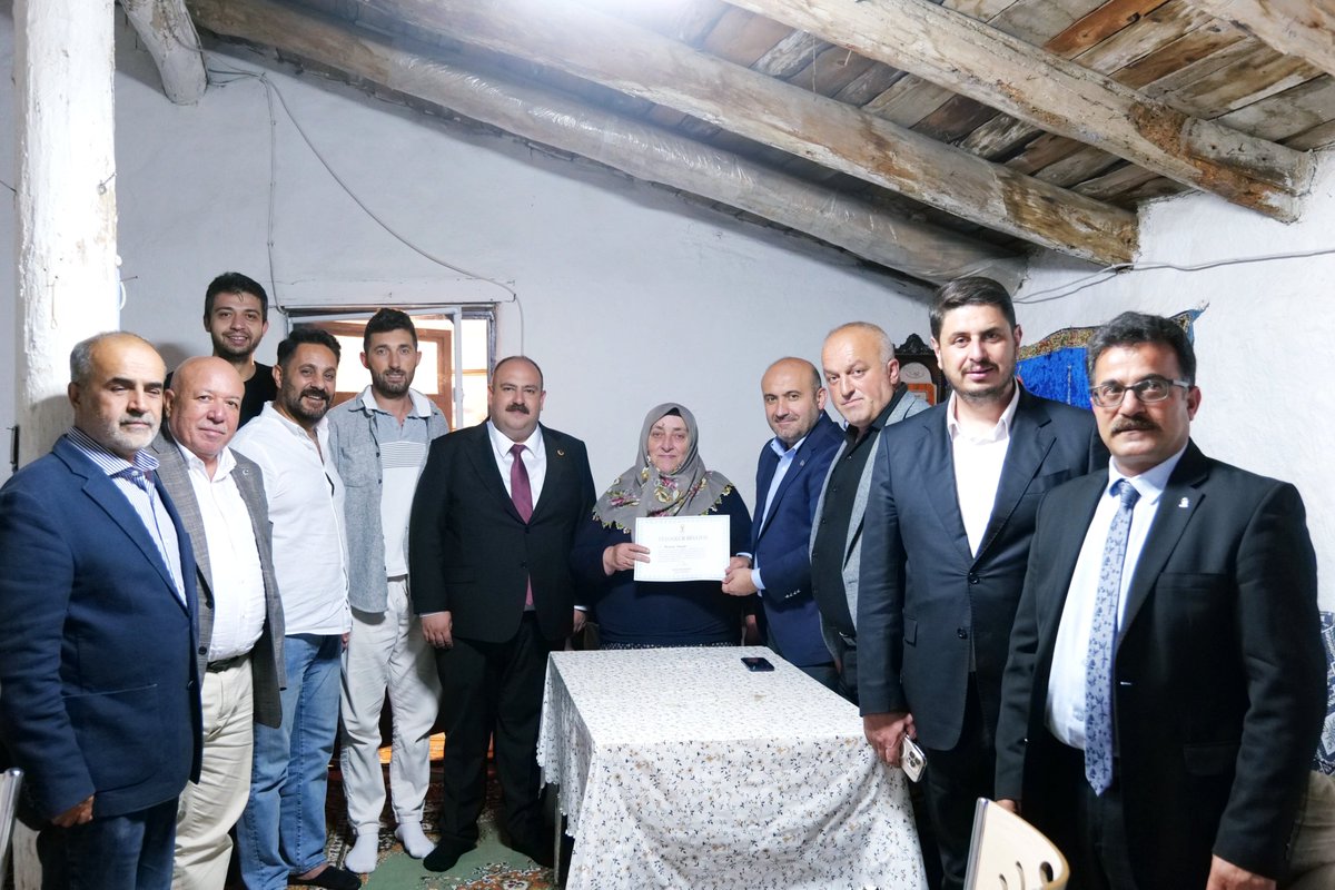 GurhanAlbayrak's tweet photo. Sahadayız, hane ziyaretlerimiz kapsamında İnönü’deyiz…

İnönü Belediye Başkanımız Serhat Hamamcı, İlçe Başkanımız Kamil Şen ve yol arkadaşlarımızla birlikte Sayın Cumhurbaşkanımızın selamlarını vatandaşlarımıza hane hane iletmeyi sürdürüyoruz.
 
Misafirperverlikleri ve muhabbetleri için kıymetli hemşehrilerimize şükranlarımı sunuyorum.