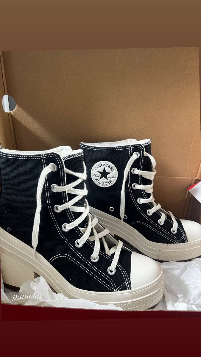 panichts's tweet photo. ส่งต่อ CONVERSE 70 DE LUXE HEEL HI BLACK size40 

ซื้อมาราคาเต็ม 😭ปล่อยต่อ3500฿ 

#ส่งต่อรองเท้า #ส่งต่อรองเท้ามือสอง #รองเท้ามือสอง #รองเท้ามือสองของแท้ #ส่งต่อเสื้อผ้า #เสื้อผ้ามือสอง #เสื้อผ้ามือ2 #ส่งต่อconverse #converse https://t.co/dPwO2fsRm9