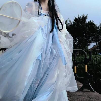 KellyEllis22649's tweet photo. 🌻 🍁 🧳 💰 Celestial https://t.co/KVvbzyvtTV