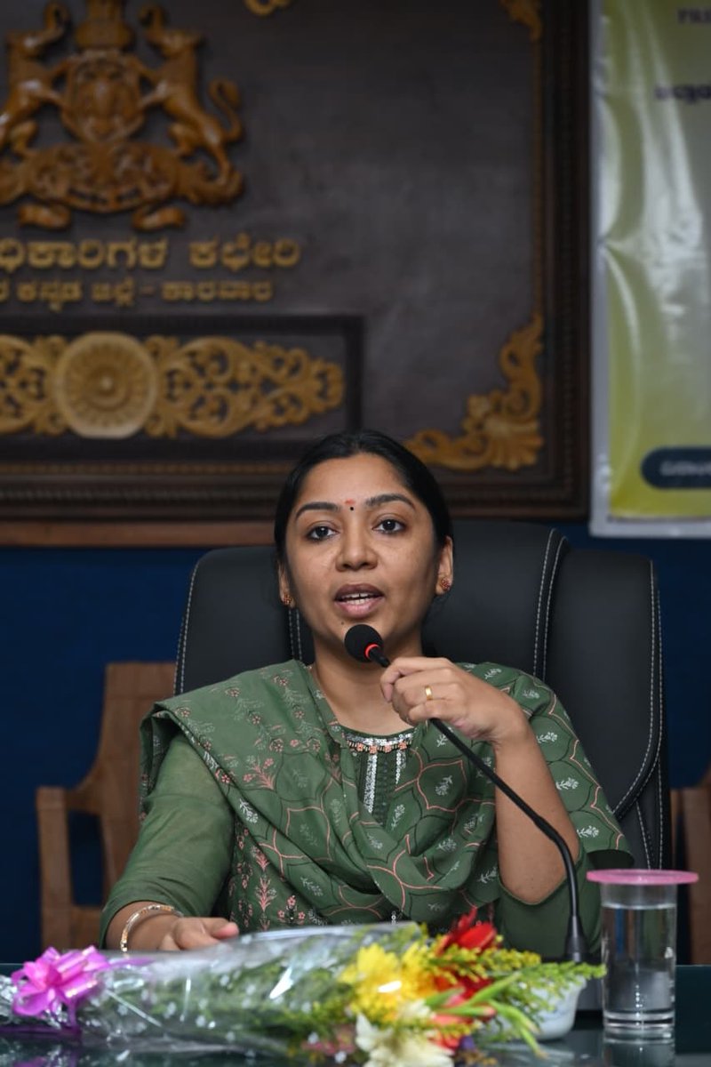 PIBBengaluru's tweet photo. ವಾರ್ತಾಲಾಪ ಕಾರ್ಯಾಗಾರದಲ್ಲಿ ಜಿಲ್ಲಾಧಿಕಾರಿ ಶ್ರೀಮತಿ ಲಕ್ಷ್ಮೀಪ್ರಿಯ ಅವರು ಮಾತನಾಡಿ, ವಾರ್ತಾಲಾಪ ಕಾರ್ಯಾಗಾರ ಮಾಧ್ಯಮದವರಿಗೊಂದು ಉತ್ತಮ ಅವಕಾಶ. ಜನಪರ ಯೋಜನೆಗಳ ಬಗ್ಗೆ ತಿಳಿದುಕೊಳ್ಳುವುದು ಮಾತ್ರವಲ್ಲದೇ, ಅದರ ಕುರಿತು ಇರುವ ಸಂದೇಹ, ಪ್ರಶ್ನೆಗಳನ್ನು ಬಗೆಹರಿಸಿಕೊಳ್ಳಲು ಸಾಧ್ಯವಾಗುತ್ತದೆ ಎಂದು ತಿಳಿಸಿದರು.
#Vartalap https://t.co/brawtYzsxq