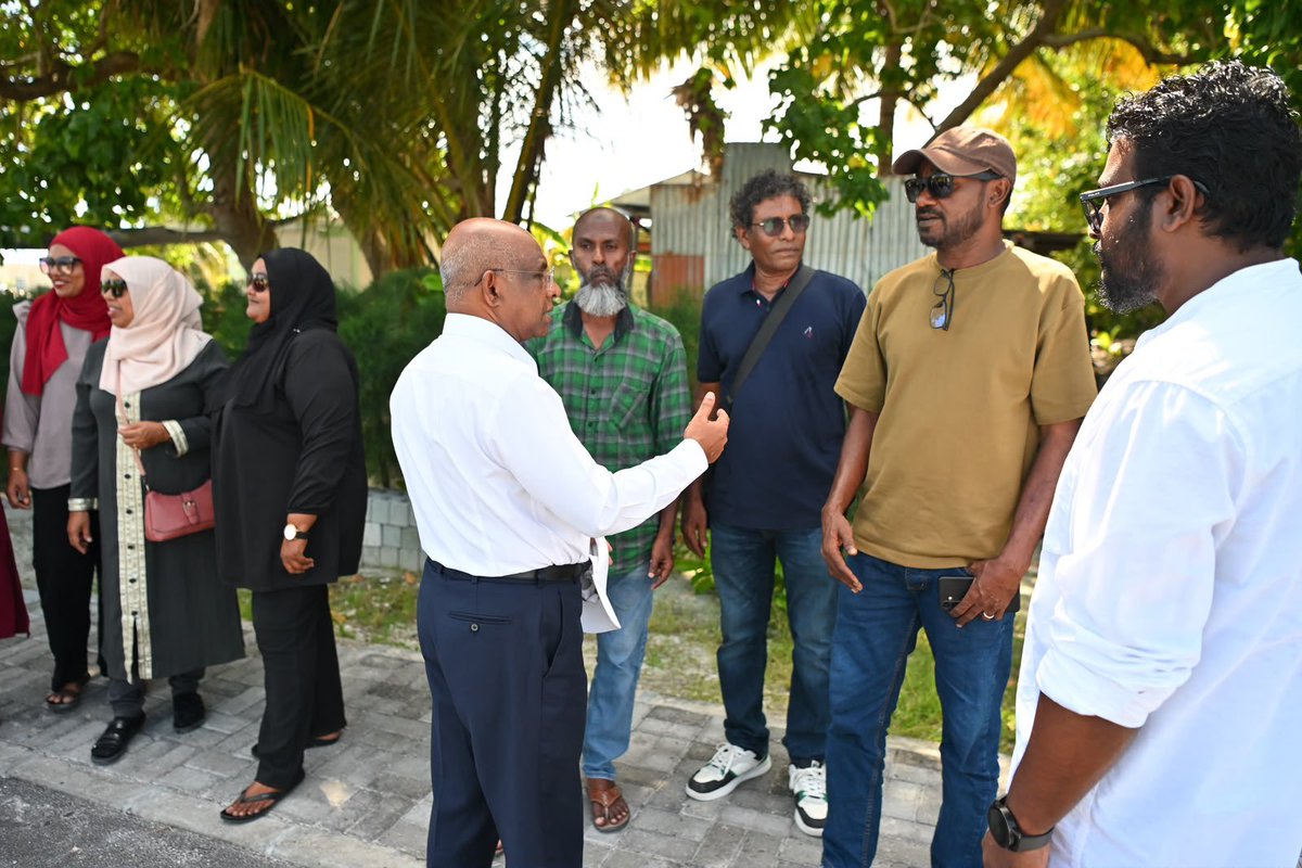 abdulla_shahid's tweet photo. Encouraged with the love and support shown to me and my team by the party members of Hulhudhoo &amp; Meedhoo 💛💛

Our campaign is now on full swing in Addu. InSha Allah we will prevail. https://t.co/DsHltMSIPx