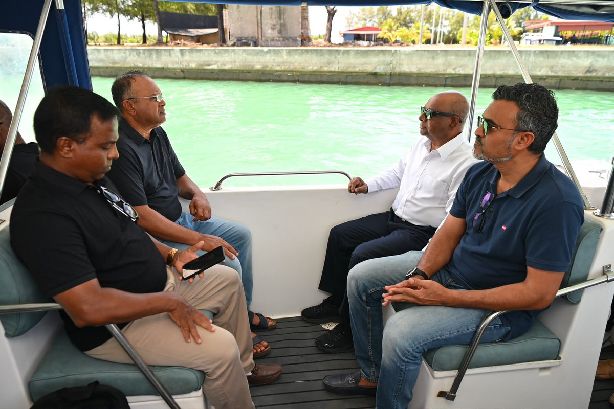 abdulla_shahid's tweet photo. Encouraged with the love and support shown to me and my team by the party members of Hulhudhoo &amp; Meedhoo 💛💛

Our campaign is now on full swing in Addu. InSha Allah we will prevail. https://t.co/DsHltMSIPx