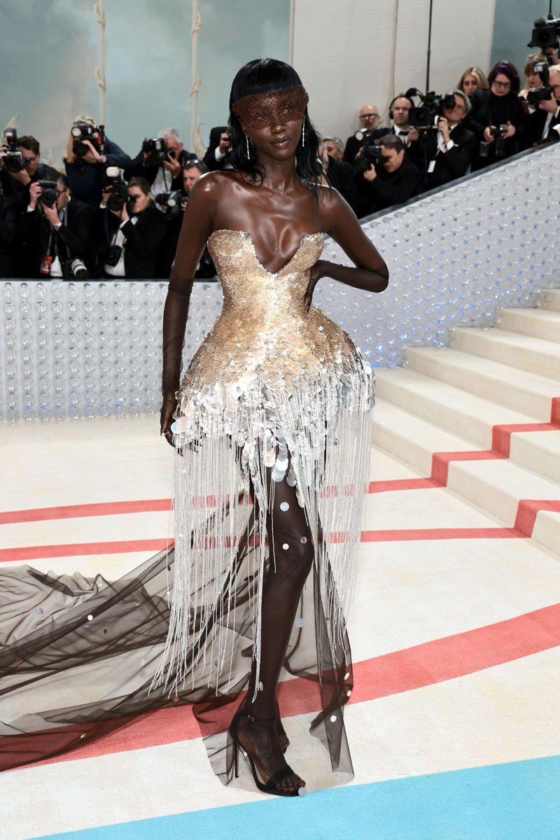 YaisArchive's tweet photo. The 2023 metgala outfit remains forever stunning with the eye mask, omg!!☺️😤 https://t.co/WuLCQUcdTD
