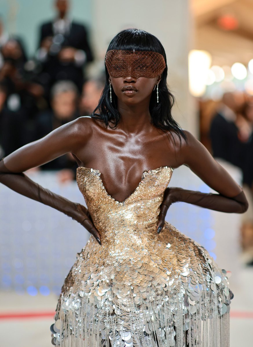 YaisArchive's tweet photo. The 2023 metgala outfit remains forever stunning with the eye mask, omg!!☺️😤 https://t.co/WuLCQUcdTD