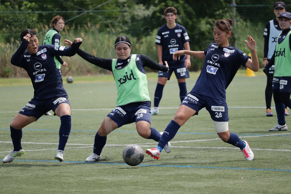 nippo_sports's tweet photo. ＃アルビレックス新潟レディース は8月23日の開幕戦に向け戦闘モードです。

今季就任した阪倉裕二新監督の下、選手たちは攻守にアグレッシブな動きを見せています。

昨季リーグ戦で６ゴール４アシストの数字を残したFW山本結菜選手は「昨シーズンを超える。違いを見せたい」と気合十分でした。 https://t.co/xbKyzgXxzh