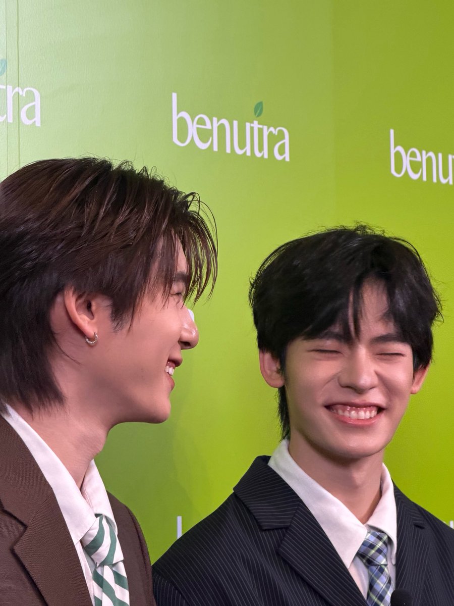 nakanisnakan's tweet photo. เติมวิตามินจี๋ปิ๊ป

#TeeTeePorSignBenutraBoxset
#BenutraxTeeTeePor https://t.co/26tNJRvzp6