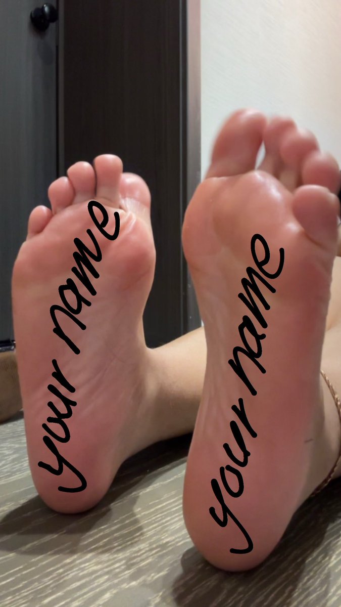 Alaniaxv's tweet photo. @rt_feet Nothing….but it should be a special someone name 😘 https://t.co/pmxot6ZAgd https://t.co/a4u2uX05Ed