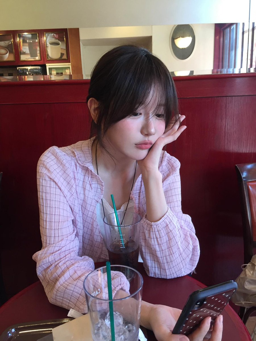 JustMyGaga's tweet photo. ダイエットはいつも『明日から本気出す』の繰り返しなんだが。みんなはどう感じる？ 🌙
yUc https://t.co/QQ80UXgj8M