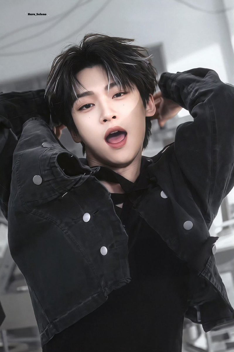zzzppxn22's tweet photo. 내 아들 언제 이렇게 컸지。。。#즈위얼굴 https://t.co/14ZqHLOS41