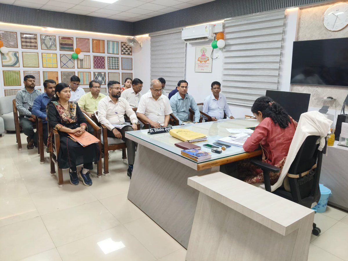 CdoSitapur's tweet photo. जीरो पॉवर्टी से संबंधित विभागों की समीक्षा बैठक आयोजित की गई। बैठक में पात्र लाभार्थियों को योजनाओं का समयबद्ध लाभ सुनिश्चित करने हेतु लंबित डी0बी0टी0 एवं सत्यापन कार्यों की विभागवार समीक्षा की गई। सभी अवशेष कार्य प्राथमिकता के आधार पर तत्काल पूर्ण कराने के निर्देश दिए गए।

#ZeroPoverty #Sitapur