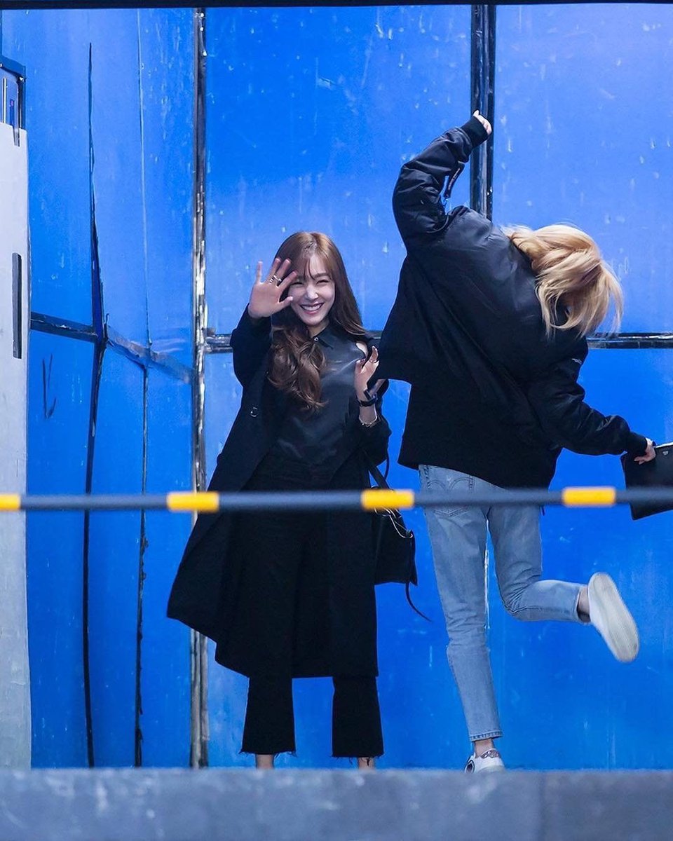 33samgu's tweet photo. 태연=티파니껌딱지🤦‍♀️ https://t.co/nHEcNRKLIN