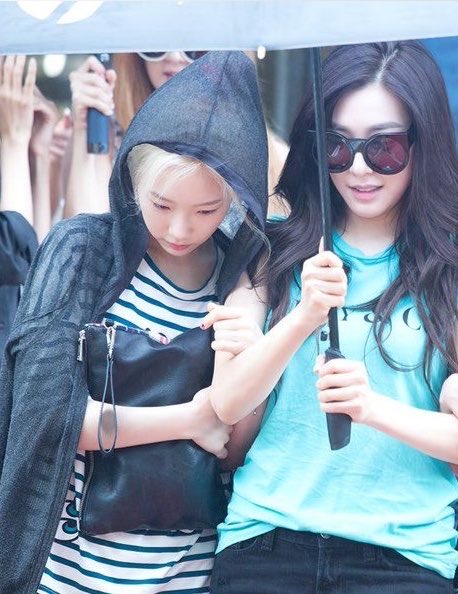33samgu's tweet photo. 태연=티파니껌딱지🤦‍♀️ https://t.co/nHEcNRKLIN