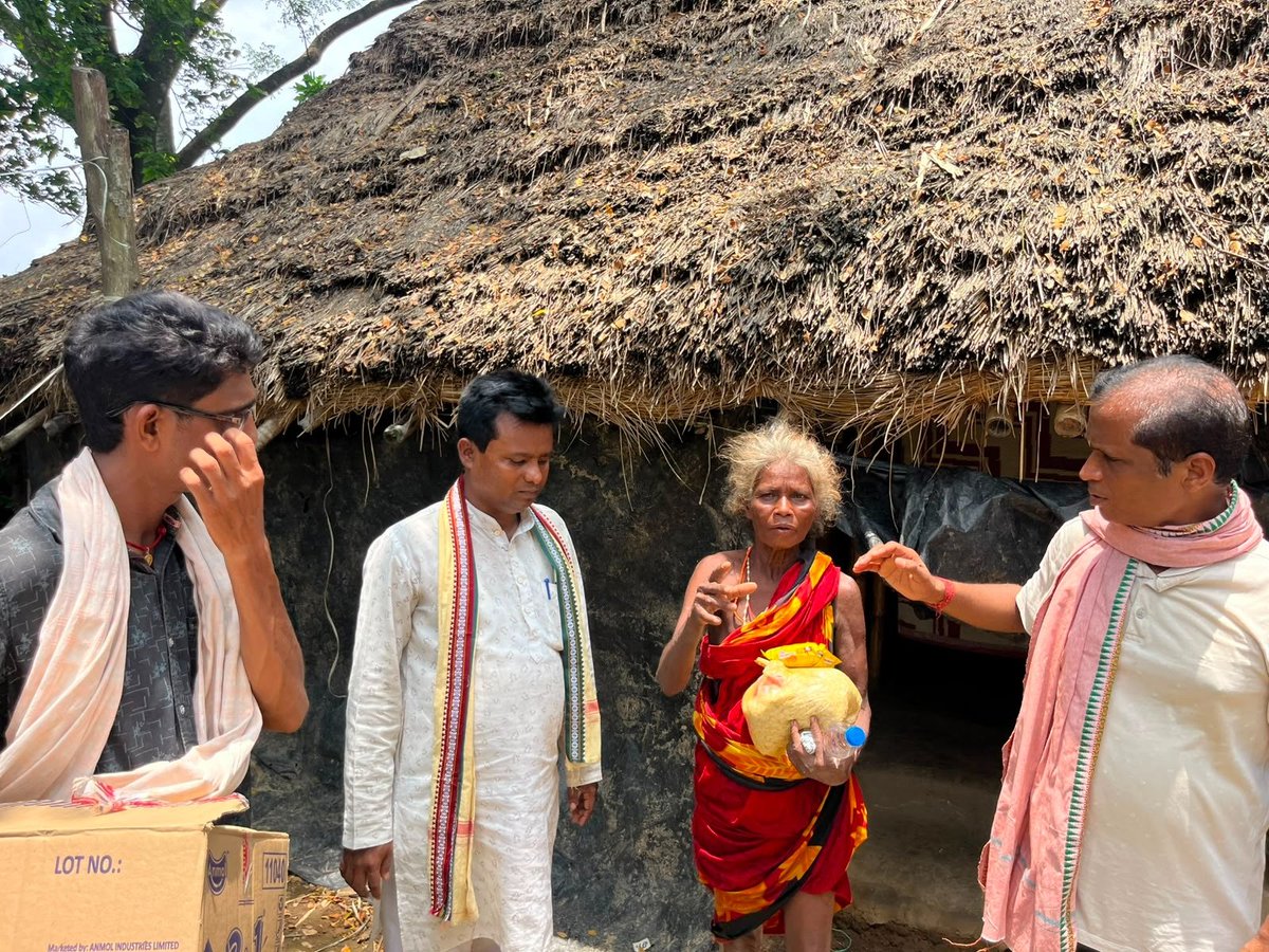 dpodisha's tweet photo. @CollectorJspur, Sir, you're requested to rehabilitate the landless ST families of Tala Bankal, Puranaodapada GP, RN Pur Block by providing them land &amp; pucca houses which they need it very badly for all practical purposes. https://t.co/D6Li2qxX9d