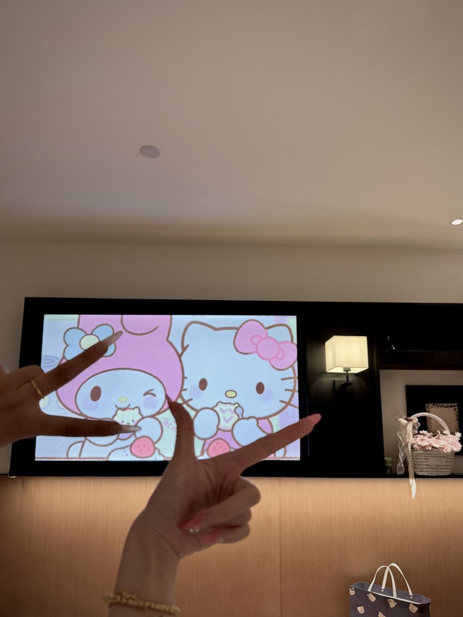 isaiahramdowar's tweet photo. 幸せとは、親友と時間を過ごすことです ଘ(੭ˊᵕˋ)੭* 🩰 https://t.co/HvuOIdevMr