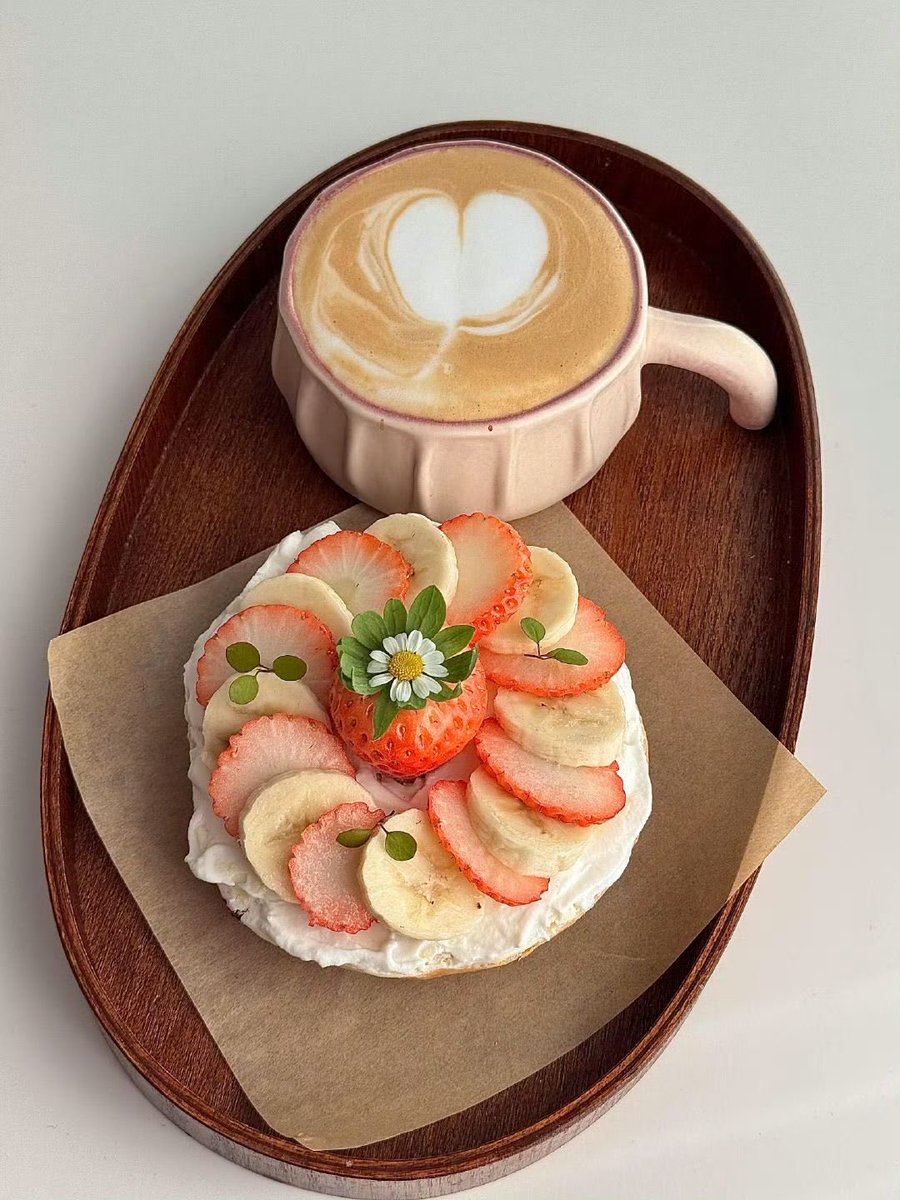 lunecrumbss's tweet photo. whimsical breakfasts 🌸🍒🍳 https://t.co/o6yyLz1LMa