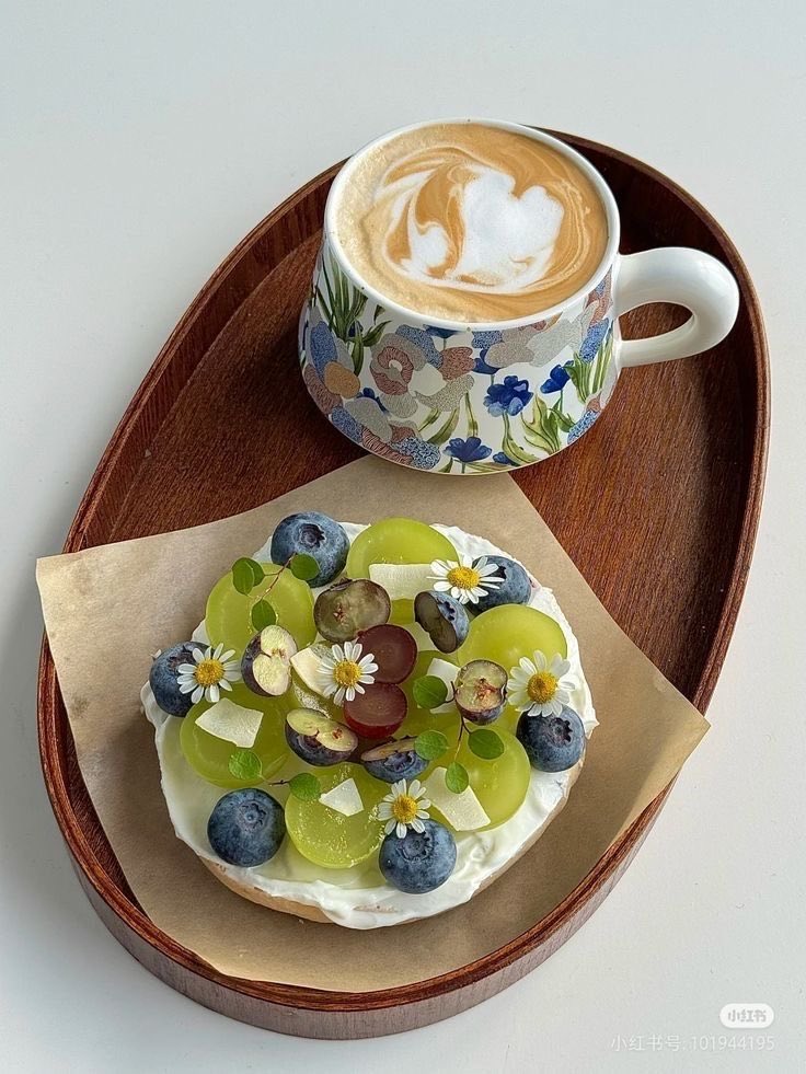 lunecrumbss's tweet photo. whimsical breakfasts 🌸🍒🍳 https://t.co/o6yyLz1LMa