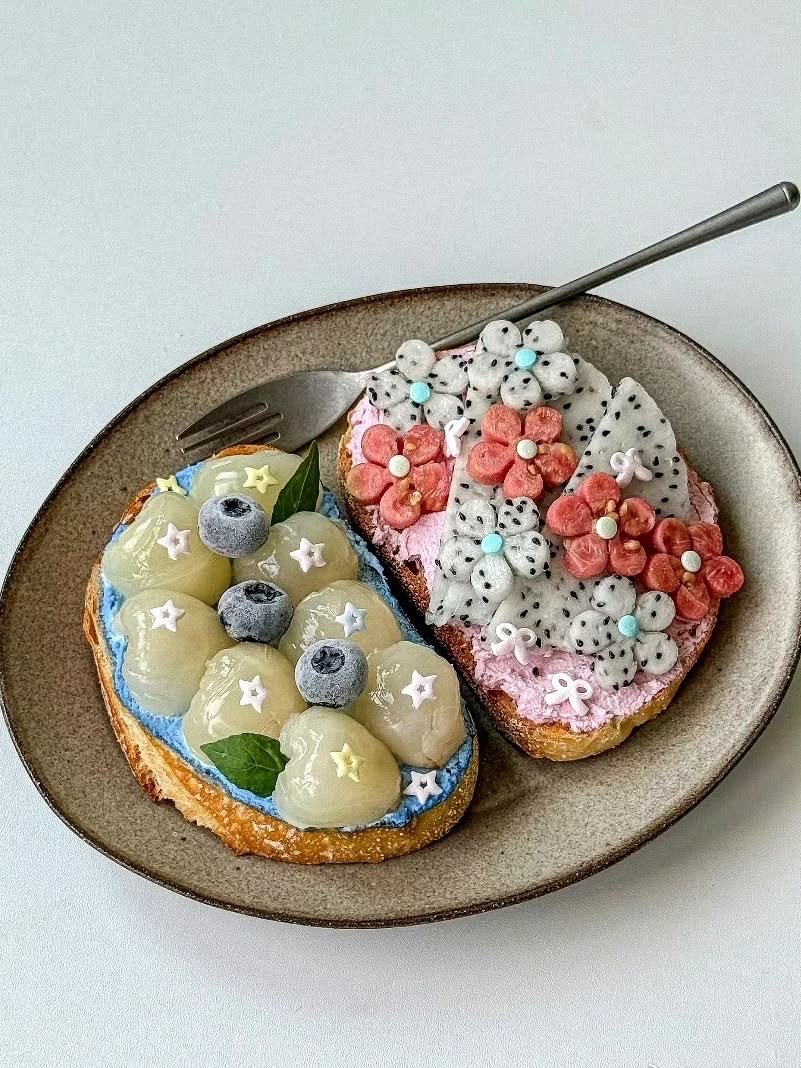 lunecrumbss's tweet photo. whimsical breakfasts 🌸🍒🍳 https://t.co/o6yyLz1LMa