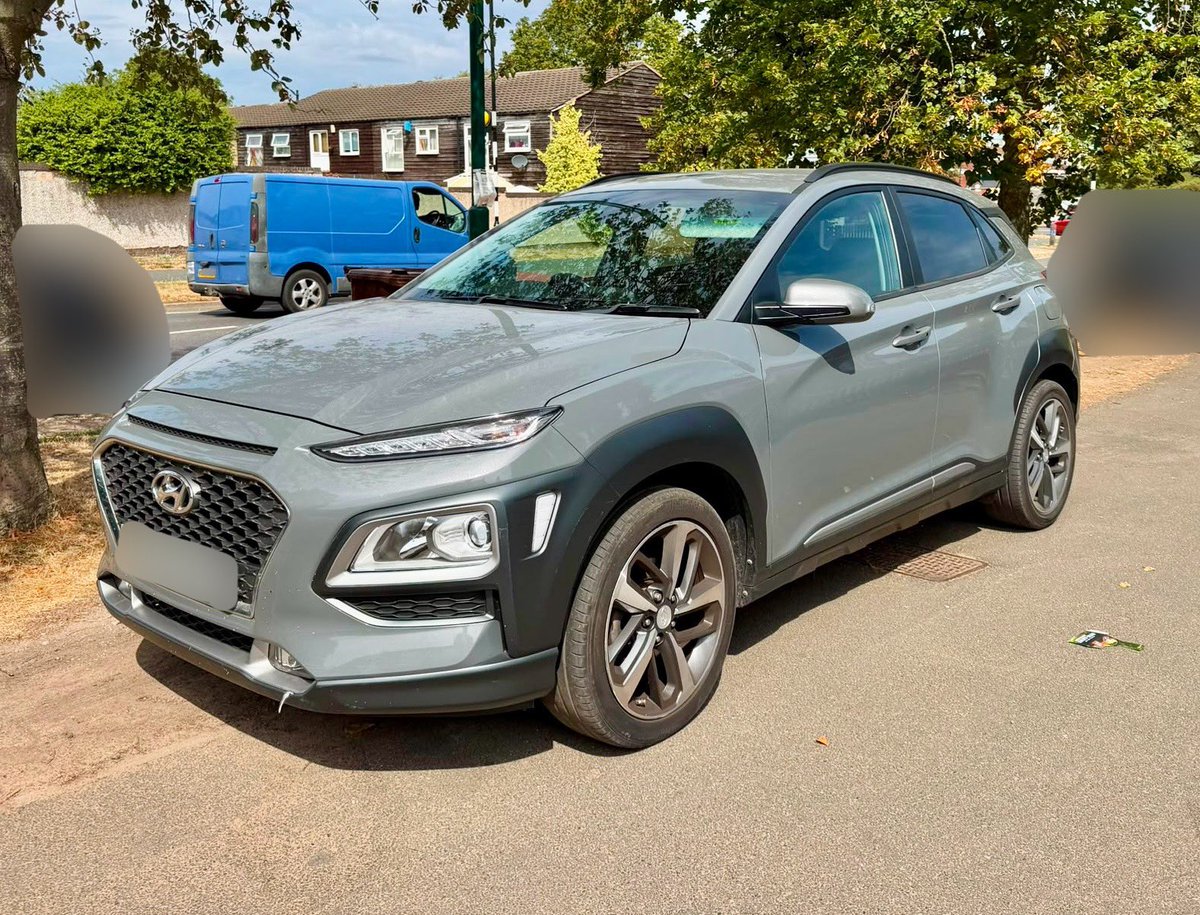 Trafficwmp's tweet photo. #RoadCrimeTeam officers saw this cloned Hyundai Kona in Chelmsley Wood &amp; quickly located the driver nearby. He was arrested when he turned out to be disqualified from driving &amp; was already wanted for other matters plus checks found the car was stolen. https://t.co/XPsltBI4zK