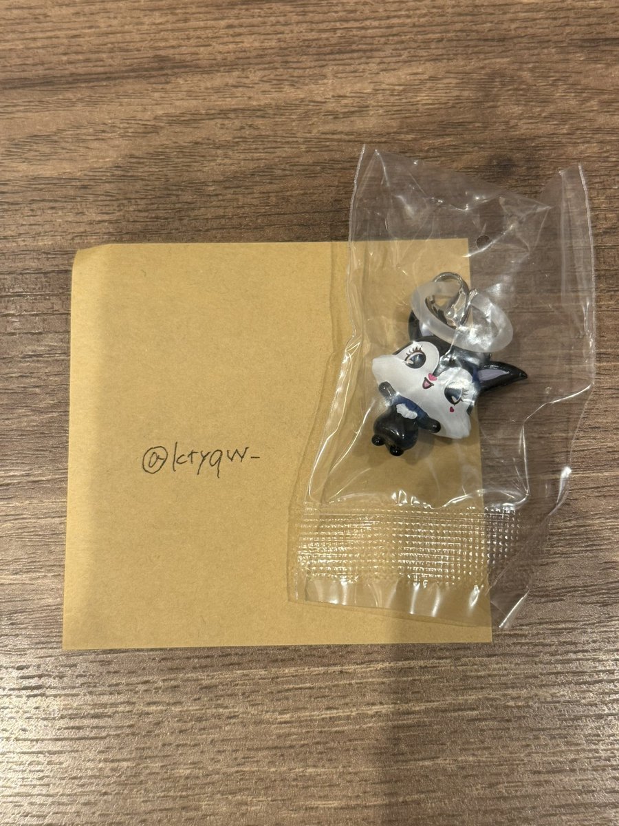 mi0el_'s tweet photo. ジュエルペット めじるしアクセサリー

【求】ダイアナ>ペリドット>ルナ

【譲】ルーア

郵送での交換希望です！
お気軽にメッセージください！
#ガチャガチャ交換 https://t.co/IVWFs0D6aP