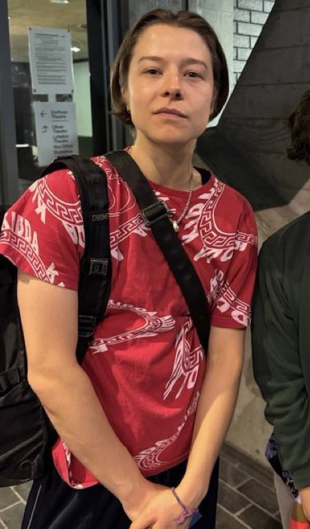 onewayrhiyo's tweet photo. don’t even know where to begin with this picture of emma https://t.co/7anHFkKGeL