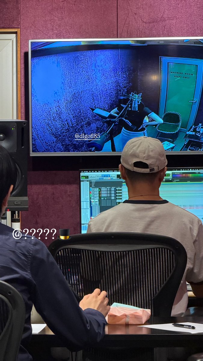 davichi_luv_'s tweet photo. 헐 다비치 녹음해 …….. https://t.co/FbWTti0uKc