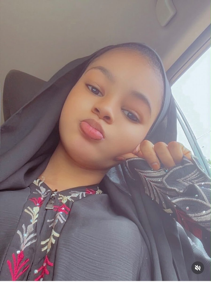 ummiebash_'s tweet photo. I'm single, can I find a boyfriend here https://t.co/9cPbGjNnlT