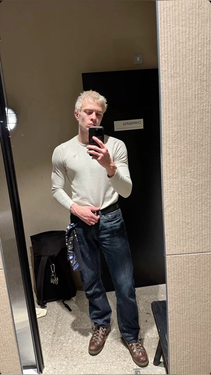 ko6laid's tweet photo. he’s so hot and boyfriend material, we really won https://t.co/TvGsbIhdev