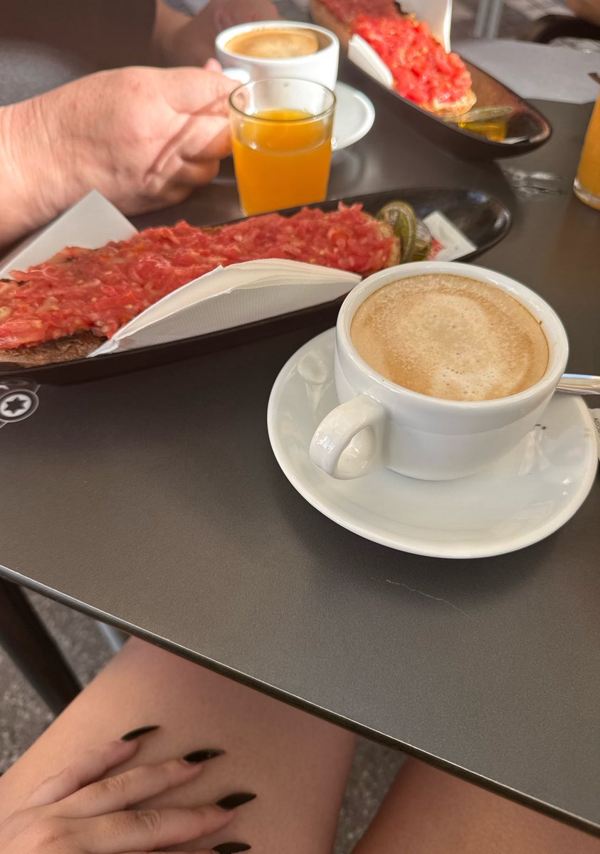 miss__hinata's tweet photo. Quien va a ser el simp afortunado en pagar el desayuno de mi madre y yo, rapidito a mi privado friki😋♥️ https://t.co/WCDpsEGmNR
