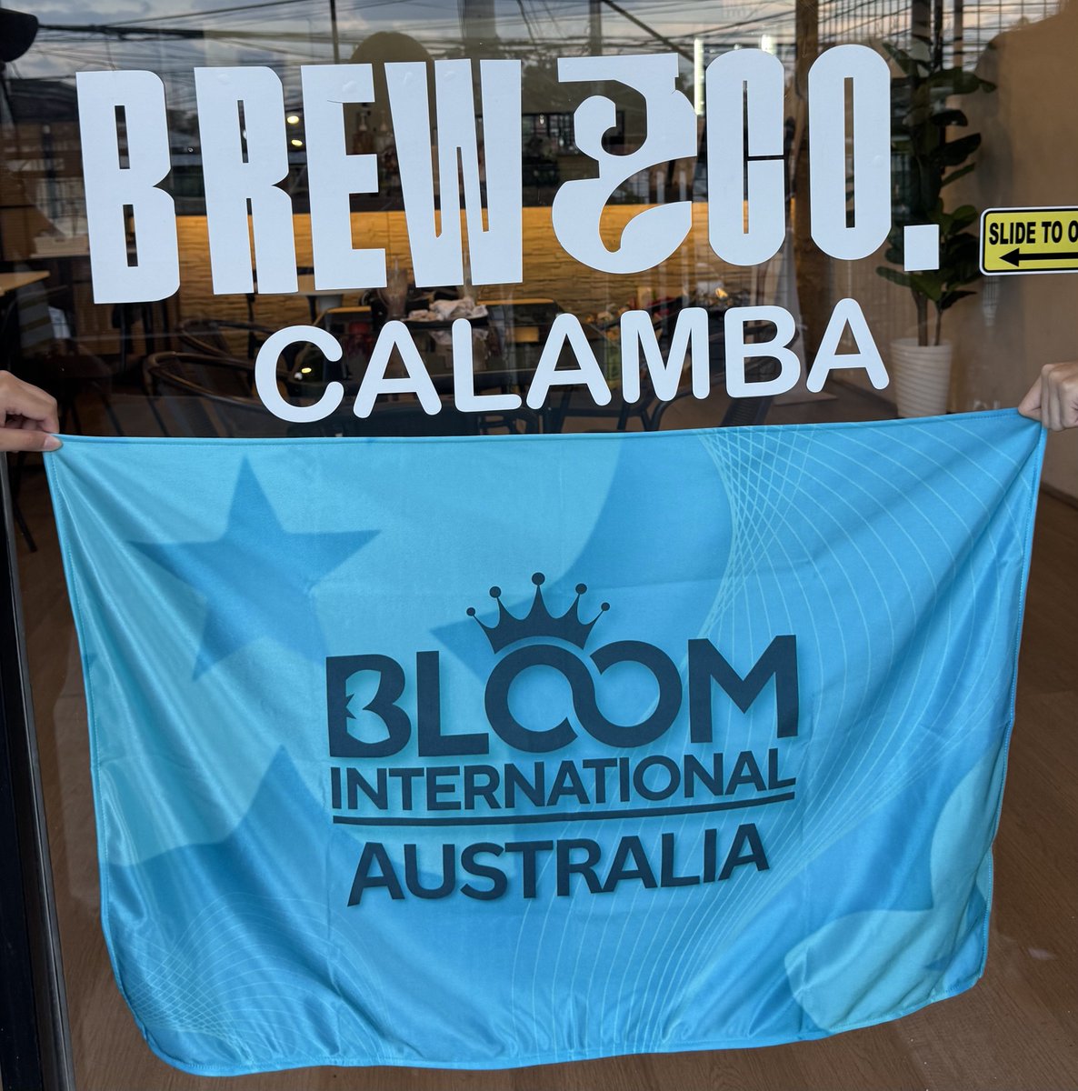 TEAMBLOOM_AUS's tweet photo. 𝄃𝄃𝄂𝄀𝄁𝄃𝄂𝄂𝄃 TEAM BLOOM AUSTRALIA CLOTH BANNER Detected 🚨

<Cloth Banner: Landed Safely in Australia>

Team Bloom Australia is ready to Welcome BINI back in Australia! 🌸🎉

Catch the banner at the Melbourne Convention and Exhibition Centre on September 20 and the Tiktok Entertainment Centre on September 27. 🙌

Heartfelt thank you to our donors who have supported our donation drive and fan support projects! 🫶

Cloth Banner designed by: 
@Bini_Leiii

#BINI
#BINI_SIGNALS_WORLDTOUR_2026
#BINI_SIGNALS_AUSTRALIA