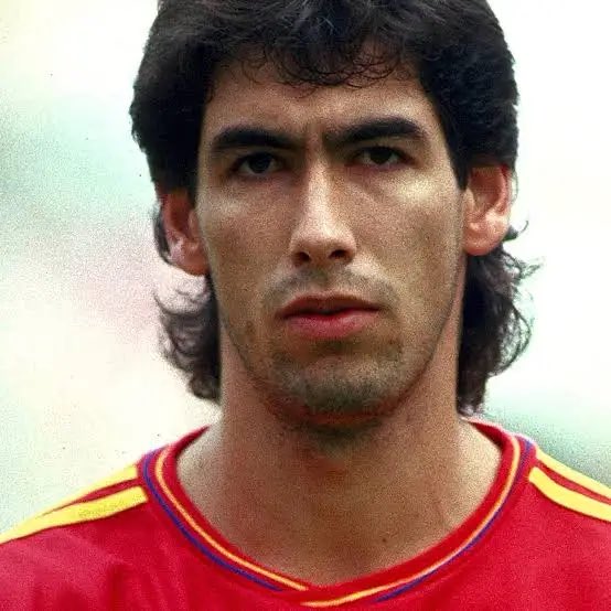 adrianm10's tweet photo. A él le quitaron la vida por marcar un autogol. No se atrevan a comparar la hostilidad entre el futbol femenil y varonil. 

El mundo funciona porque se explotan hombres para TODO. Hombres explotando a otros hombres. Las verdaderas PUTAS del mundo somos los hombres. 

¿Buscan igualdad de salarios pero no quieren igualdad de trato? 

AGUANTEN LA VERGA