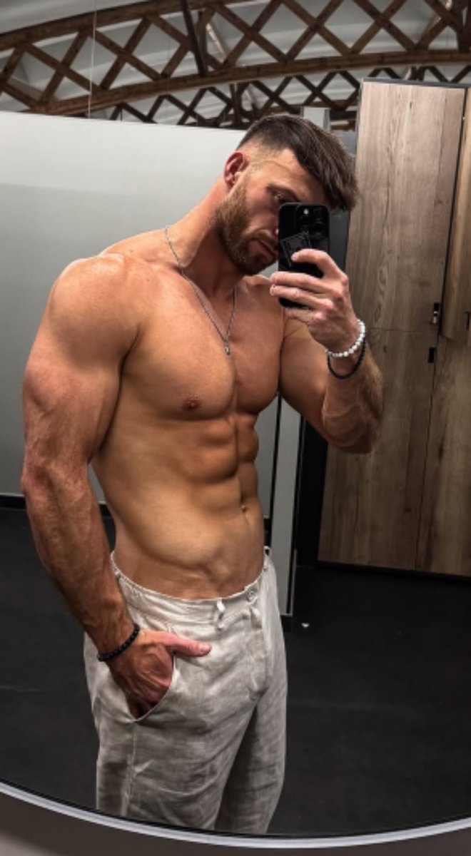 Atillaxz's tweet photo. Valaki ma ??? 🍆🍆🍆🤑🤑🤑 https://t.co/toOGHRUkeO